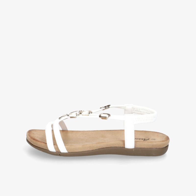 Leichte weiße Sandale mit flacher Sohle und verstellbarer Schnalle für komfortablen Halt und eleganten Look