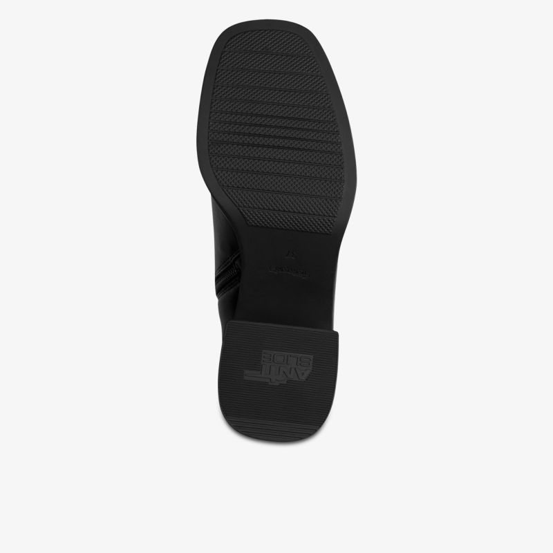 Robuste und rutschfeste Schuhsohle mit flexiblem Profil für sicheren Halt und angenehmen Tragekomfort