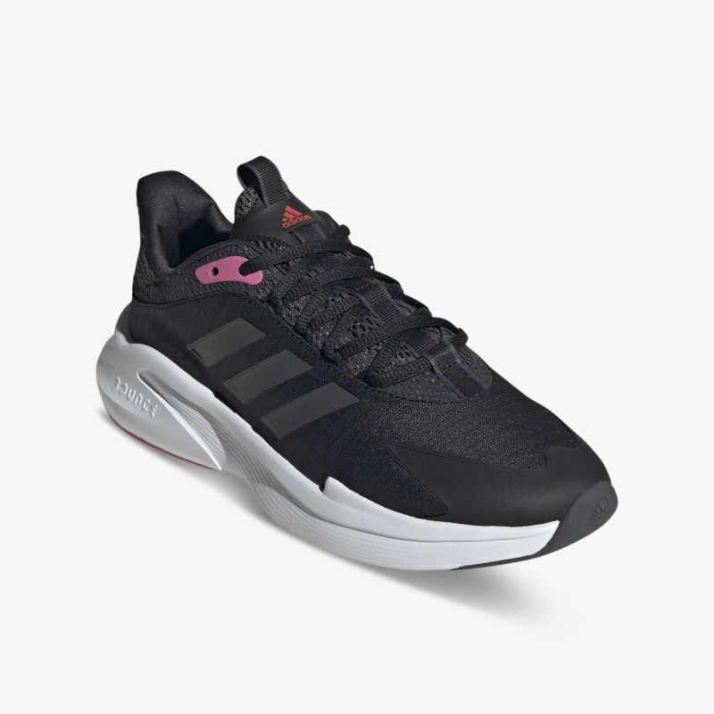 Schwarzer adidas Sneaker mit markantem Design und grauer Sohle. Ideal für sportliche Aktivitäten.