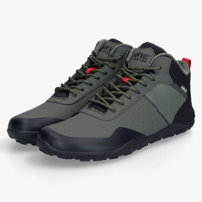 Paar sportliche graue Schnürschuhe mit robustem Material und rutschfester Sohle für hohen Tragekomfort