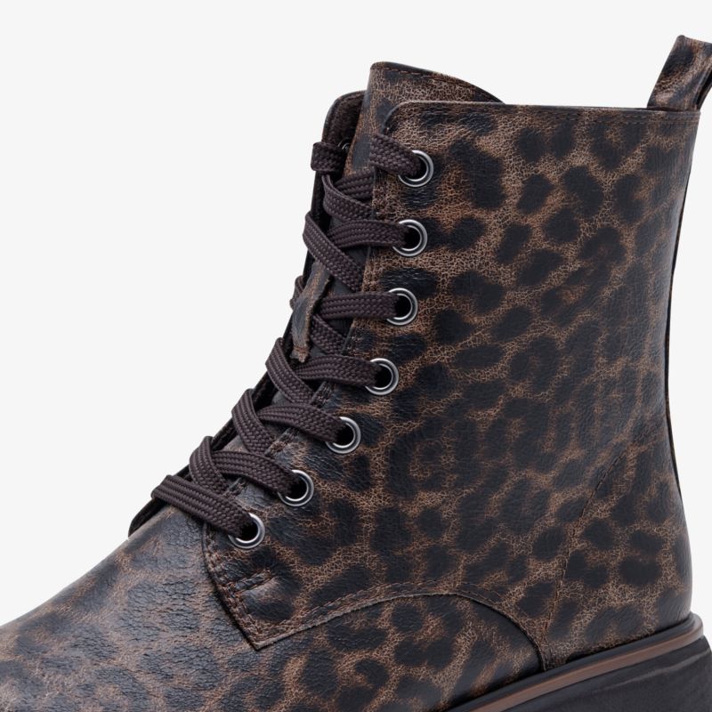 hoch geschnittener Schnürstiefel mit Leopardenmuster in rustikaler Lederoptik und robuster dicker Sohle