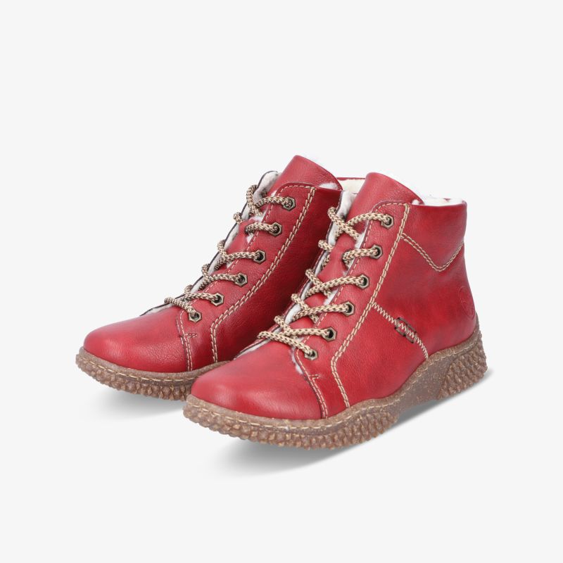 Rote warme und bequeme Winterschuhe mit robuster rutschfester Sohle und modischer Schnürung als Paar dargestellt