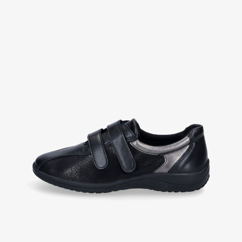 Schwarzer Sneaker mit praktischem Klettverschluss für optimalen Komfort und rutschfeste Sohle.