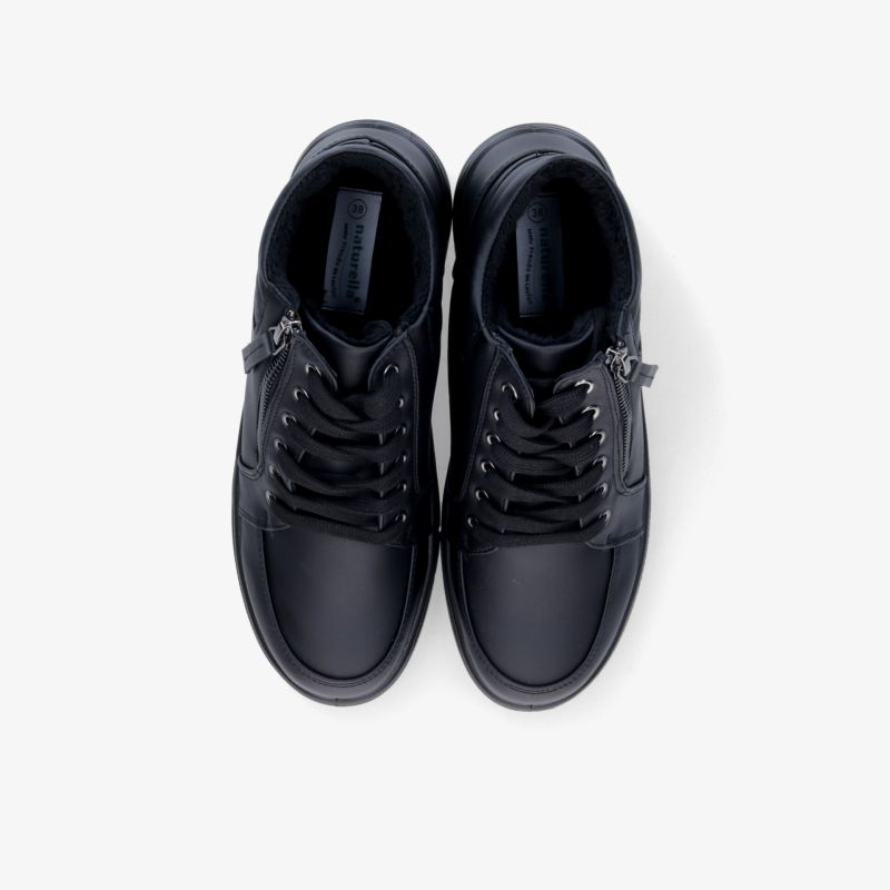 Schwarze Sneaker mit Schnürsenkeln und seitlichem Reißverschluss, bequem und robust für den Alltag
