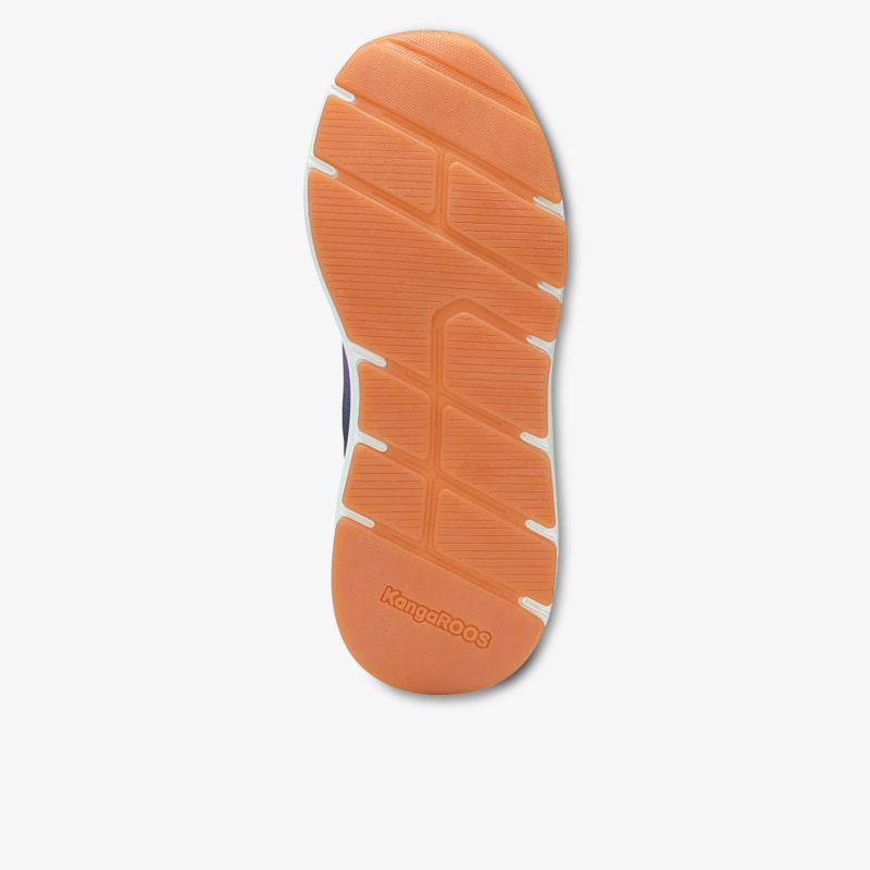 Orange profilierte Laufsohle mit robustem rutschfestem Design für optimalen Halt und langen Tragekomfort