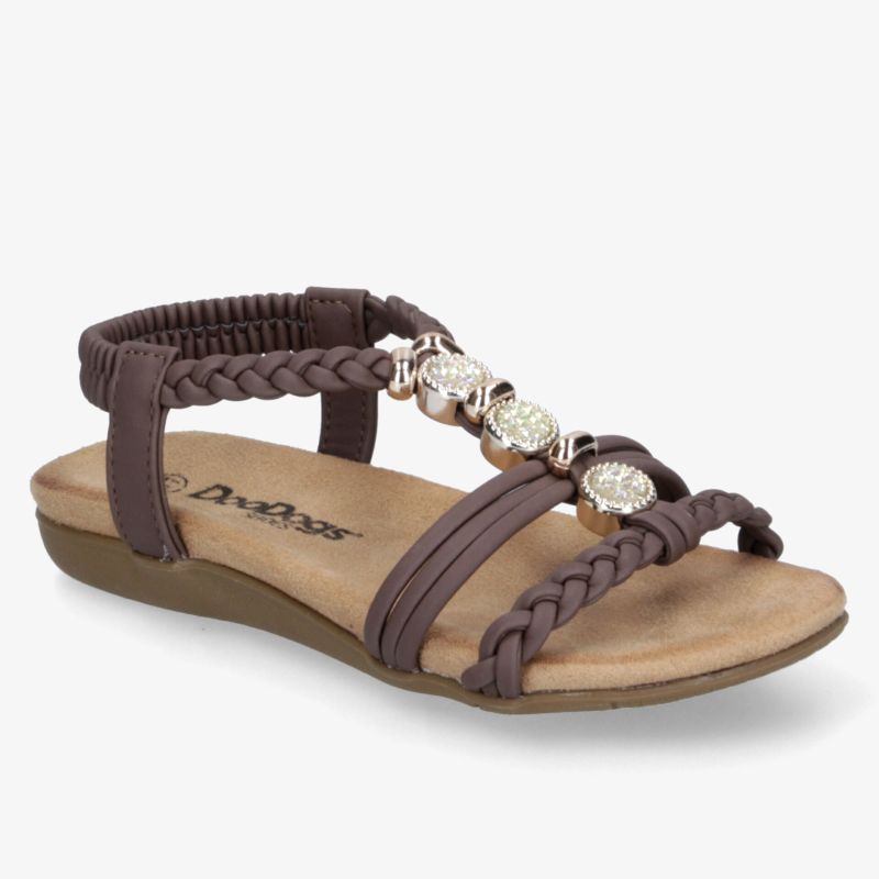 Bequeme Sandale mit geflochtenen Riemen und modischer silberner Verzierung, perfekt für den sommerlichen Komfort