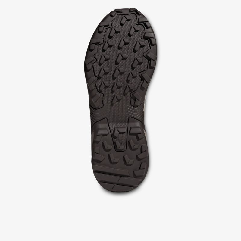 Robuste rutschfeste Schuhsohle mit rundem Profil für sicheren Halt und lange Lebensdauer