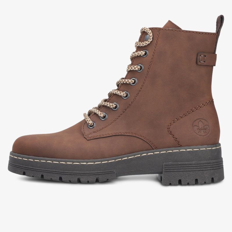 Robuster brauner Schnürstiefel mit profilierter Sohle für komfortablen und modischen Alltagslook