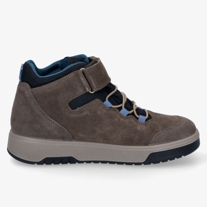 Komfortabler Sportschuh mit weichem Material, rutschfester Sohle und praktischem Klettverschluss für sicheren Halt