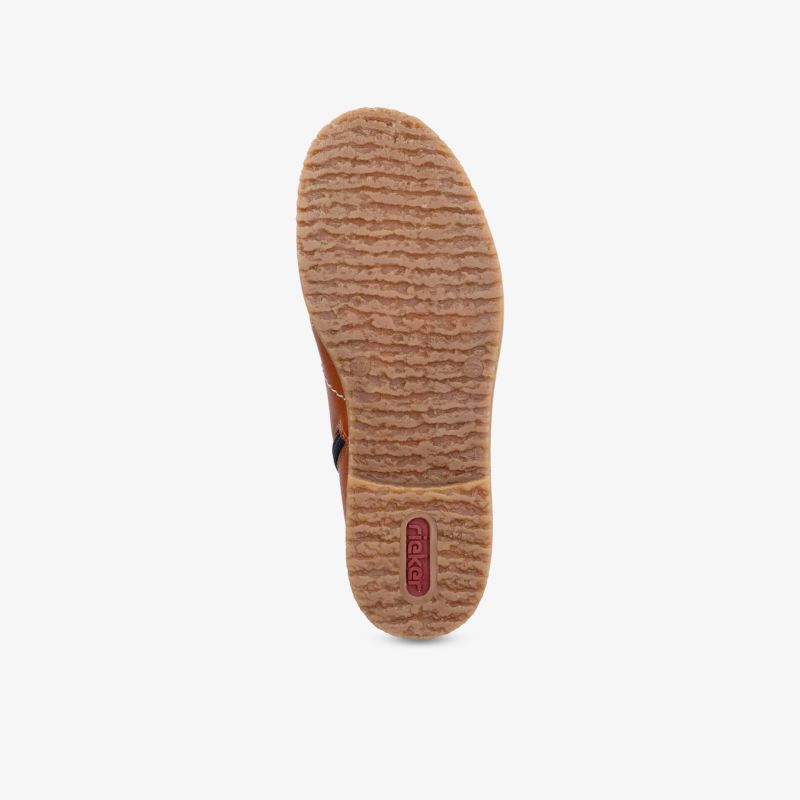 Profilierte braune Schuhsohle für optimalen Grip und hohen Tragekomfort bei vielseitigen Aktivitäten