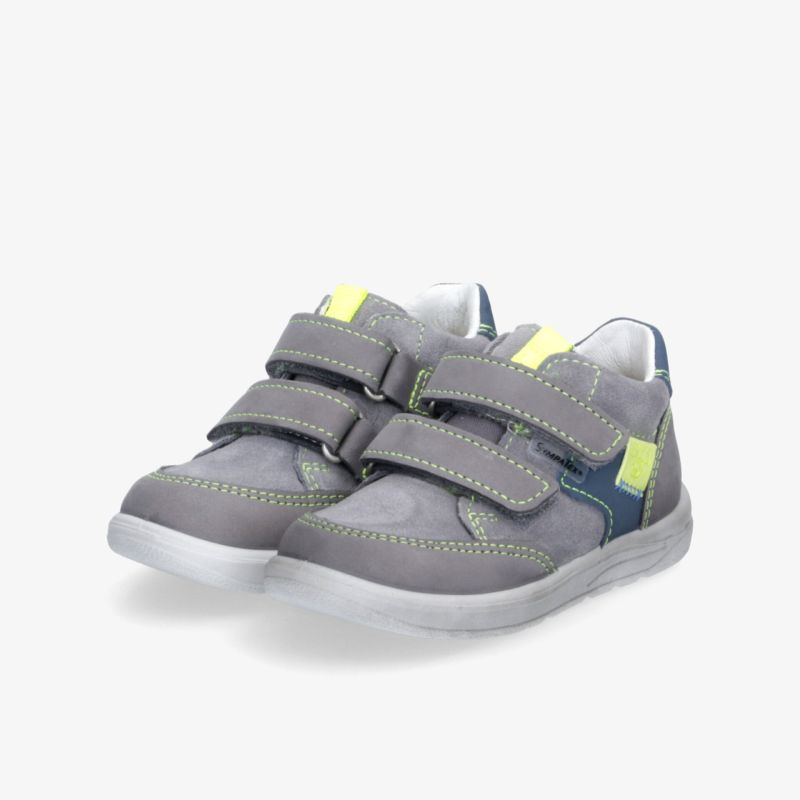 Bequeme graue Schuhe mit zwei Klettverschlüssen, rutschfeste Sohle und flexiblem Design für optimalen Tragekomfort