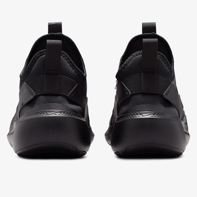 Schwarze Sneakers mit robustem Material und gepolstertem Fersenbereich für hohen Tragekomfort