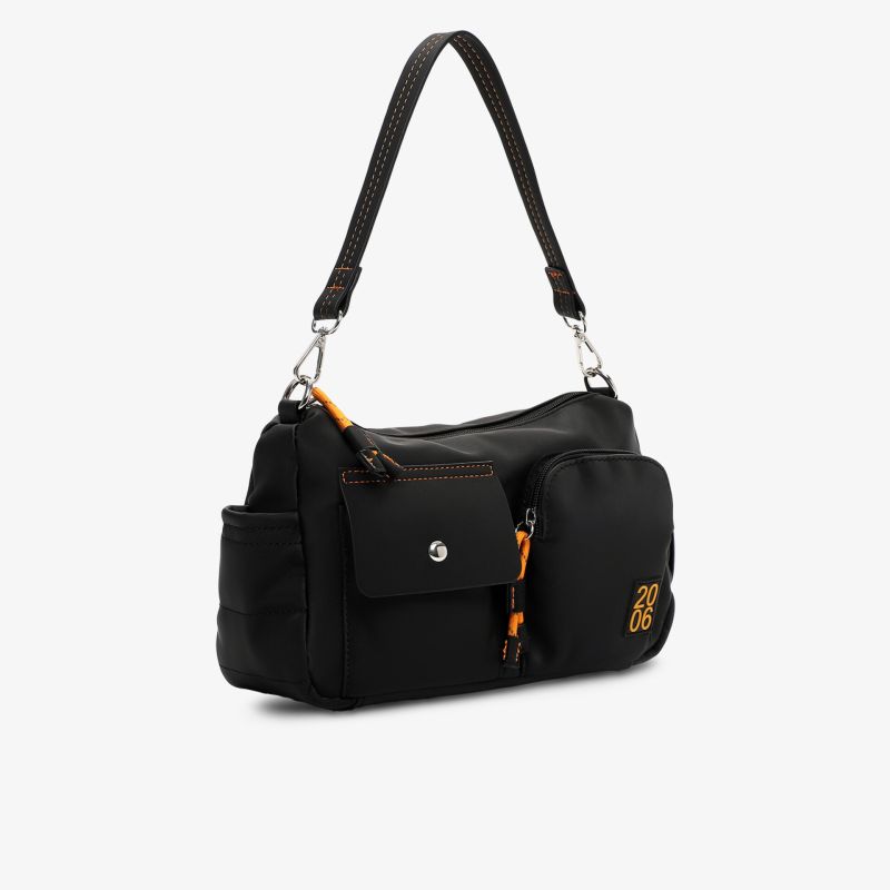 Elegante schwarze Tasche mit vielseitigem Design und praktischen Fächern