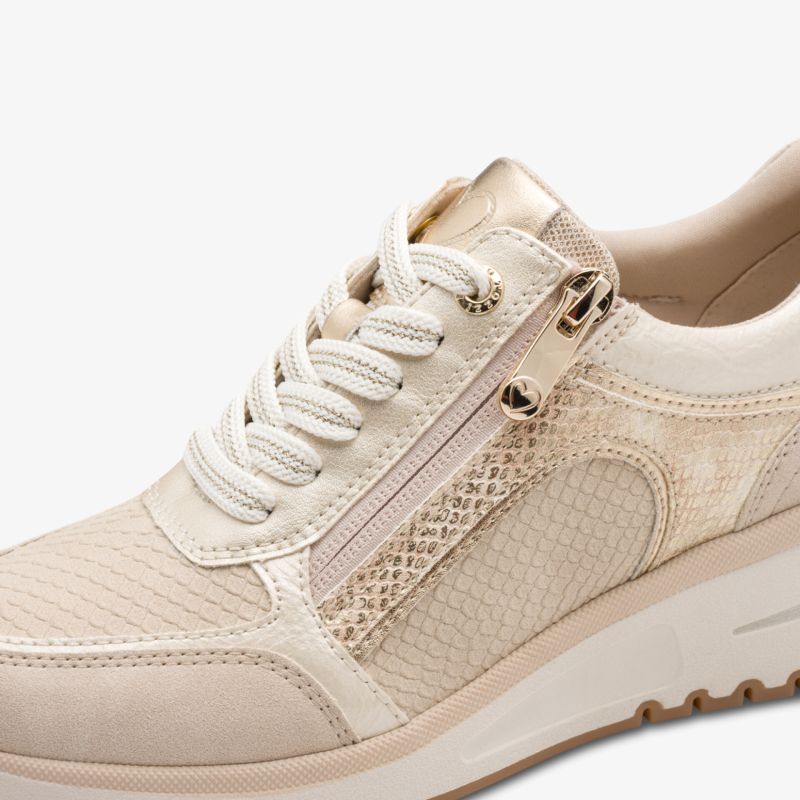 Bequemer Sneaker mit atmungsaktivem Material und praktischem Reißverschluss für einfachen Einstieg