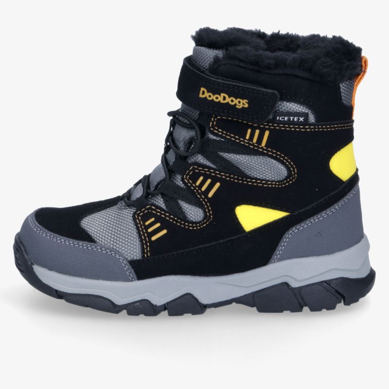 Robuster Winterstiefel mit warmem Futter und rutschfester Sohle für optimalen Tragekomfort im Freien.