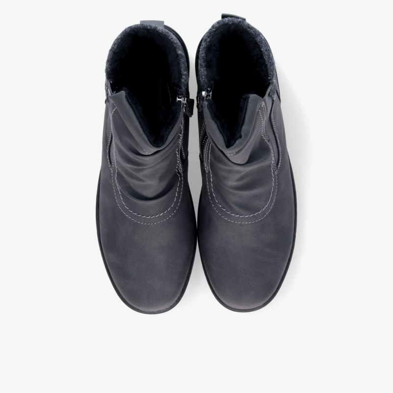 Schwarze Winterschuhe als Paar, warm gefüttert, robust und bequem mit rutschfester Sohle