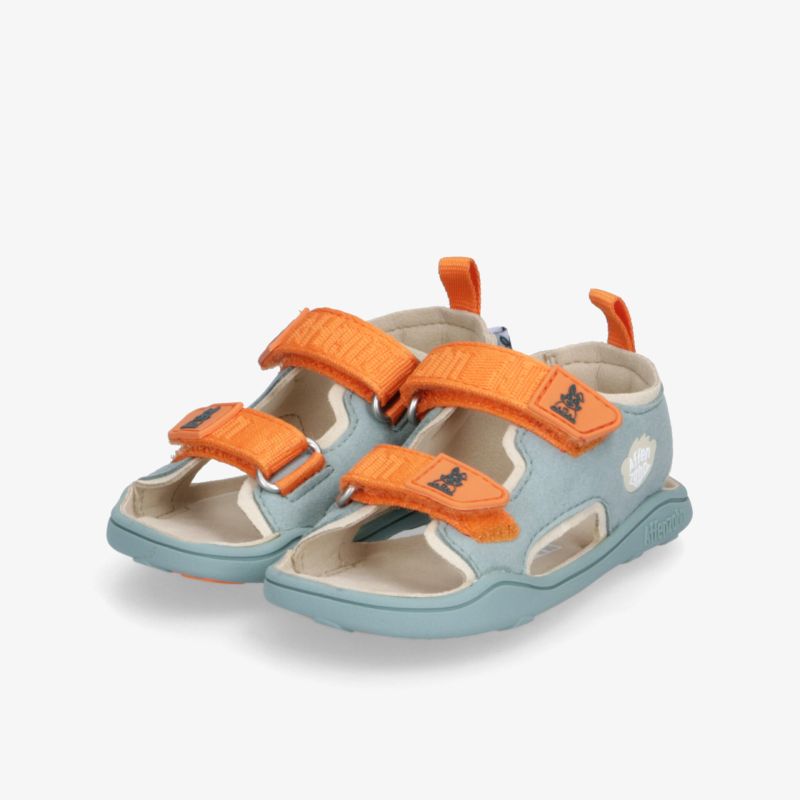 Bequeme und robuste Sandalen in Orange und Blau mit verstellbarem Klettverschluss und rutschfester Sohle.