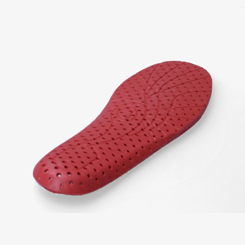 rote perforierte Schuhsohle mit flexiblem, langlebigem und griffigem Profil für optimalen Komfort