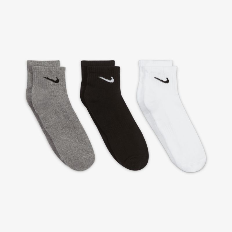 3er-Pack Socken in Schwarz, Weiß und Grau mit Logo, ideal für Sport und Freizeit