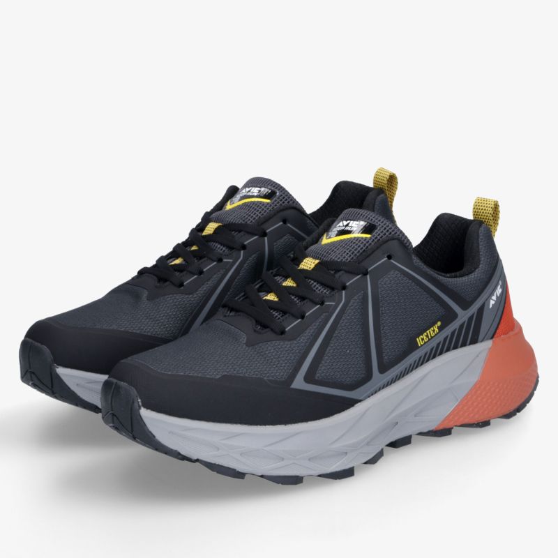 Leichter schwarzer Sportschuh mit atmungsaktivem Material und stoßdämpfender Sohle für optimalen Komfort