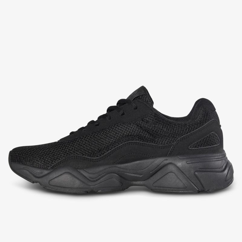 Moderner schwarzer Sneaker mit robustem Design und bequemer Passform