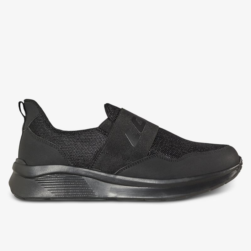 Schwarzer Slip-On-Schuh mit atmungsaktivem Obermaterial und gepolsterter Sohle für hohen Tragekomfort.