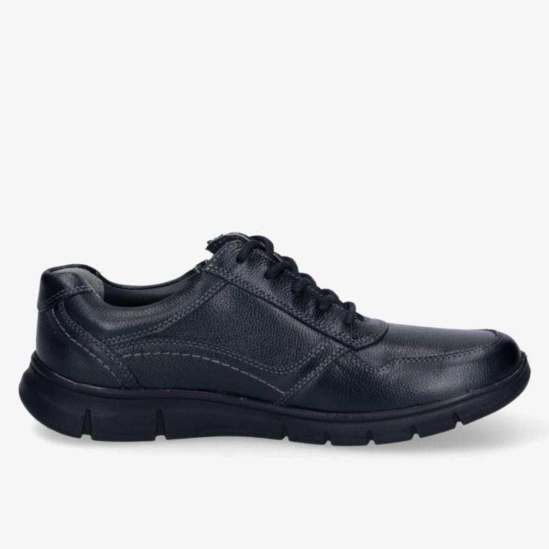 Eleganter schwarzer Ledersneaker in seitlicher Ansicht, bequem und flexibel mit rutschfester Sohle