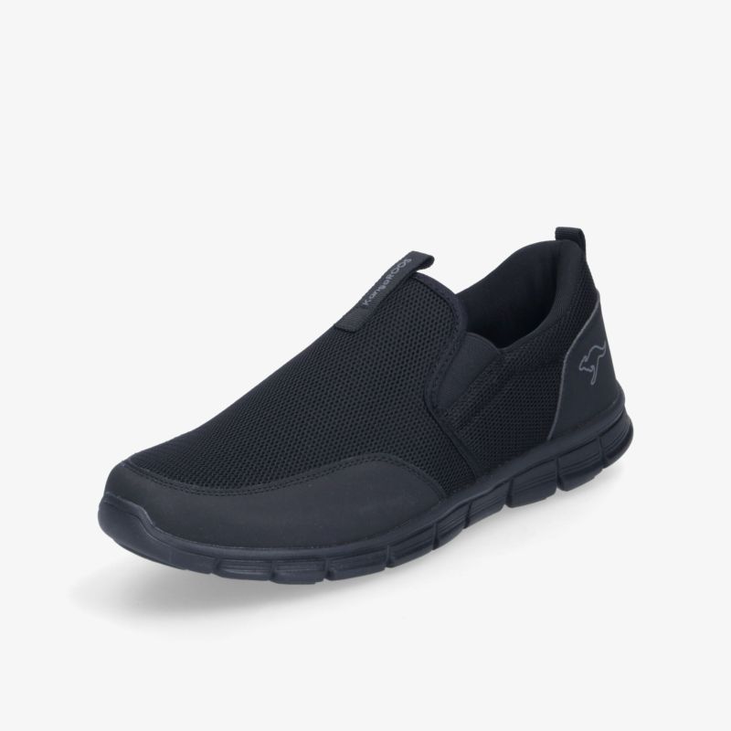 Schwarzer sportlicher Schuh in seitlicher Ansicht mit flexiblem und atmungsaktivem Material, bequemer Passform