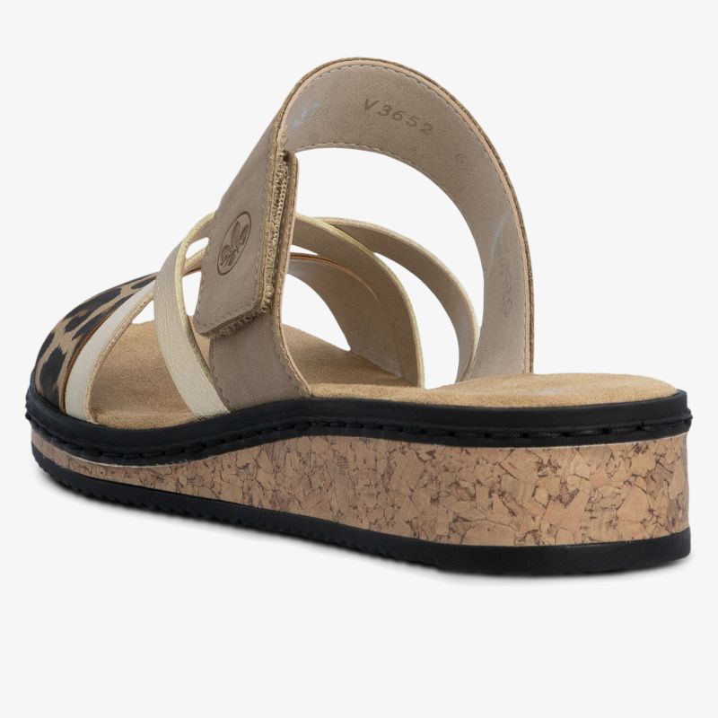 Bequeme Sandale mit Kork-Plateau und verstellbarem Riemen, ideal für sommerlichen Komfort