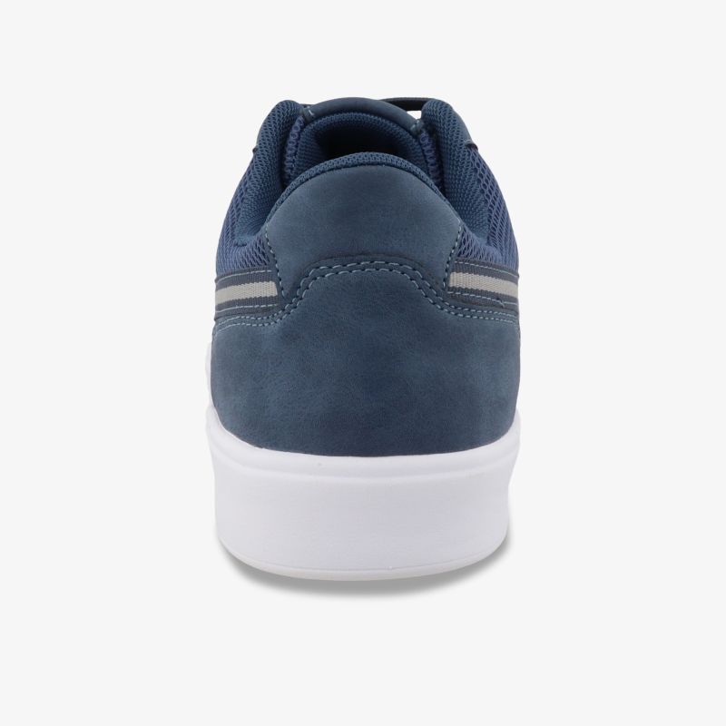 Blauer Sportschuh mit weißer Sohle, gepolstertem Schaft und rutschfester Laufsohle, Ansicht von hinten