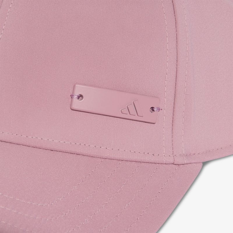 Rosa Baseballcap mit verstellbarem Riemen und feiner Struktur, modisch und leicht für sommerlichen Look