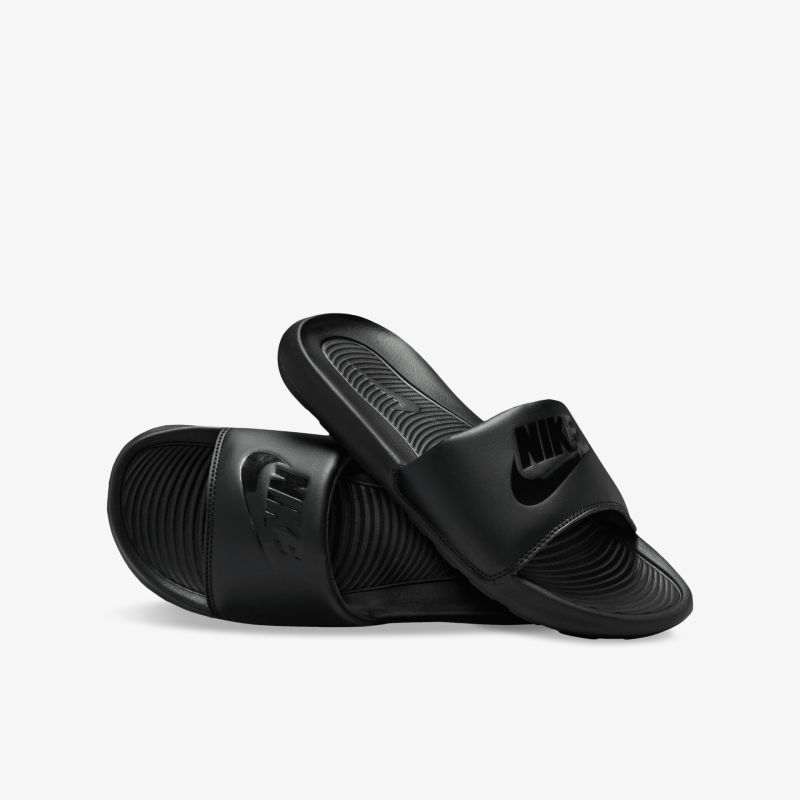 Schwarze Nike Badelatschen, bequem mit ergonomischem Fußbett, leicht und langlebig, rutschfeste Sohle