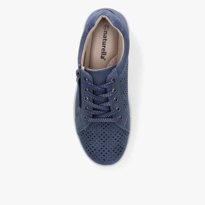 Eleganter blauer Schuh mit Schnürung und perforiertem Design für optimalen Tragekomfort und Stil.