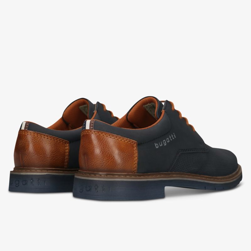 
    Stilvolle Schuhe mit hochwertigem Materialmix, perfekt für verschiedene Anlässe geeignet.
    