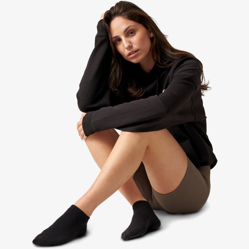 Schwarze bequeme Socken aus weichem Material perfekt für den Alltag und angenehmen Tragekomfort