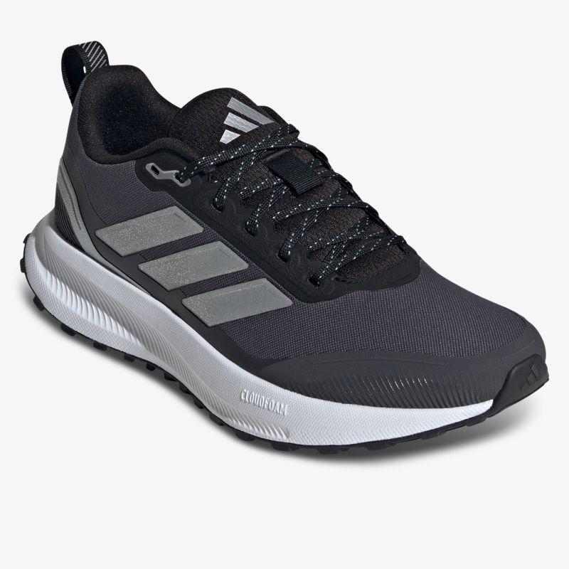 Schwarzer sportlicher Schuh mit atmungsaktivem Obermaterial und rutschfester Sohle für besten Komfort
