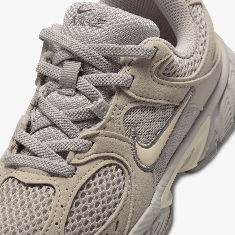 Bequemer und stilvoller Sneaker mit atmungsaktivem Obermaterial und strapazierfähiger Konstruktion.