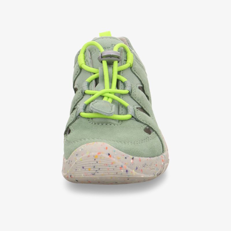 Sportlicher Sneaker mit bequemer Passform, atmungsaktivem Material und flexibler Sohle in grün mit neonfarbener Schnürung