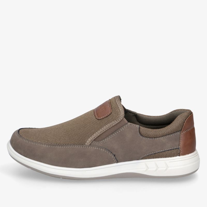 Bequemer Slipper mit atmungsaktivem Material und rutschfester Sohle in seitlicher Ansicht, ideal für den Alltag