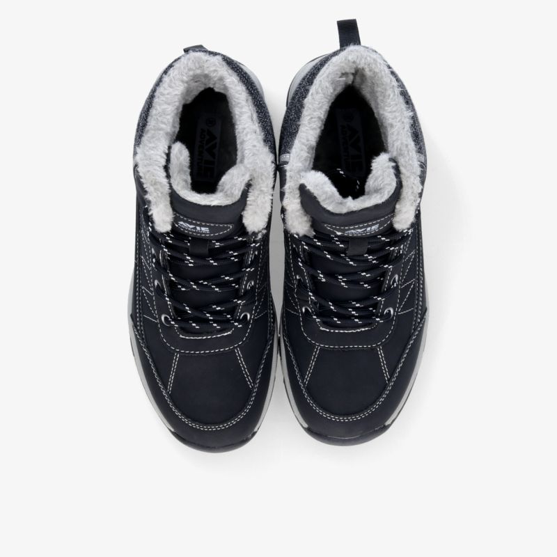 Hochwertige Winterstiefel in Schwarz mit warmem Futter und robuster Sohle für maximalen Komfort und Stil.