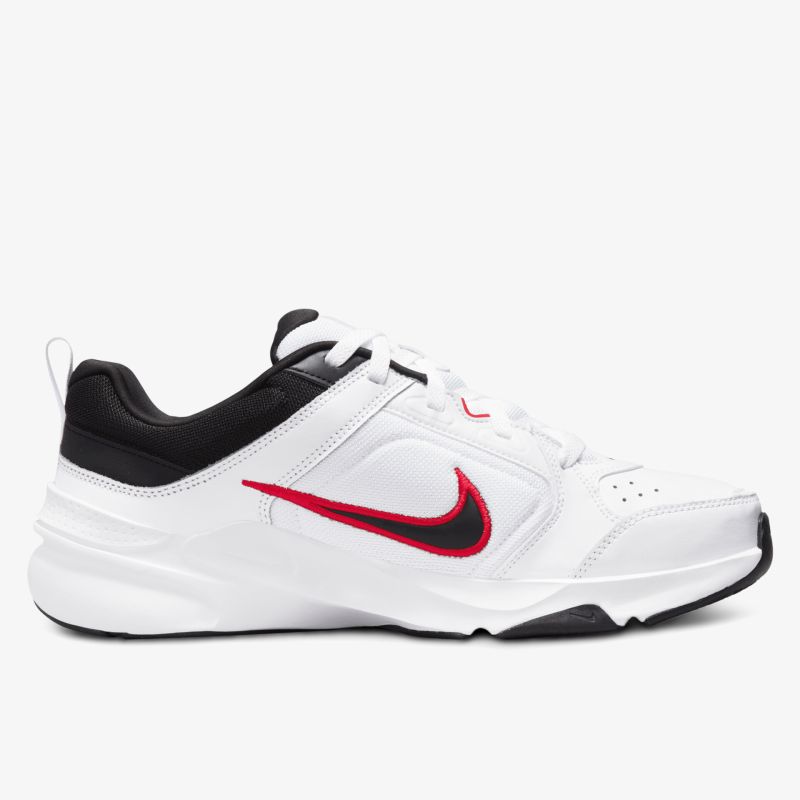 Moderner Sportschuh mit guter Dämpfung, atmungsaktivem Material und stabiler Sohle in klarer Seitenansicht