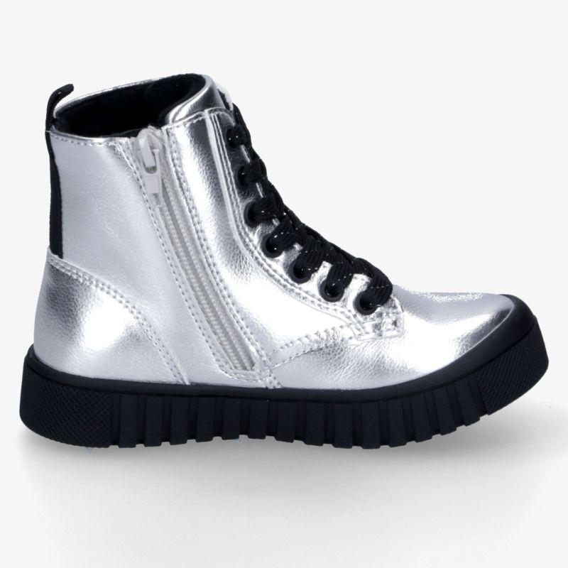 Silberner Schnürstiefel mit Reißverschluss und robuster schwarzer Sohle in klarer Seitenansicht