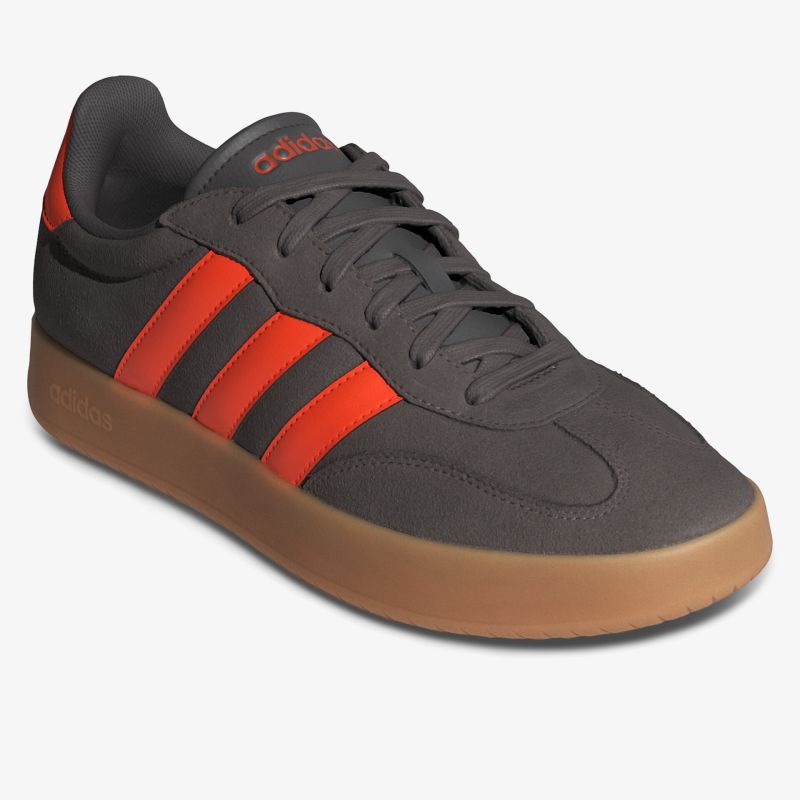 Sportlicher Sneaker mit robustem Obermaterial und rutschfester Sohle für optimalen Tragekomfort