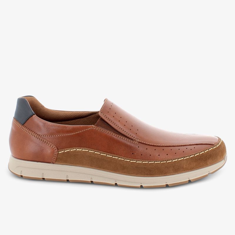 Eleganter und bequemer Slipper in braun mit rutschfester Sohle und atmungsaktivem Material.
