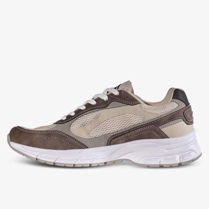 Bequemer brauner und beiger Sneaker mit modernem Design und atmungsaktiven Materialien.