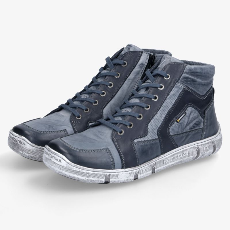 Modernes Paar grauer Sneakers mit hochwertiger Verarbeitung und bequemer Passform in schräger Vorderansicht