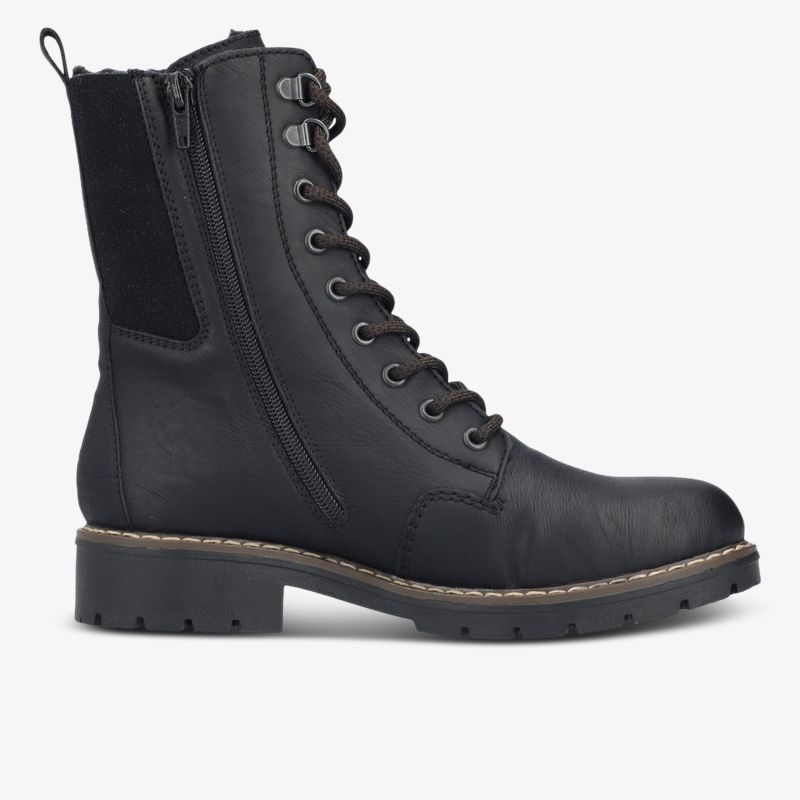 Schwarzer robuster Schnürstiefel mit Reißverschluss und griffiger Sohle, seitliche Ansicht