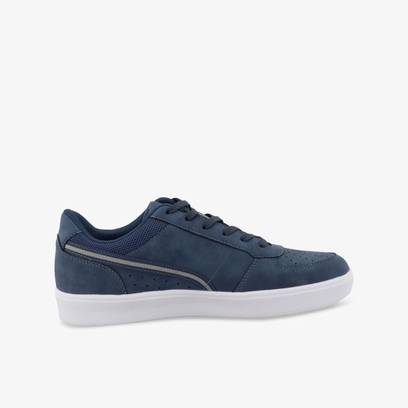 Blauer Sneaker mit weißer Sohle in klarer Seitenansicht, sportlich und bequem für täglichen Gebrauch