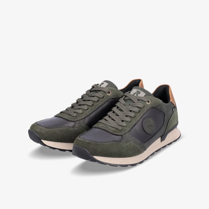 Stylischer Sneaker in Dunkelgrün und Schwarz mit bequemer Passform und modernem Design.