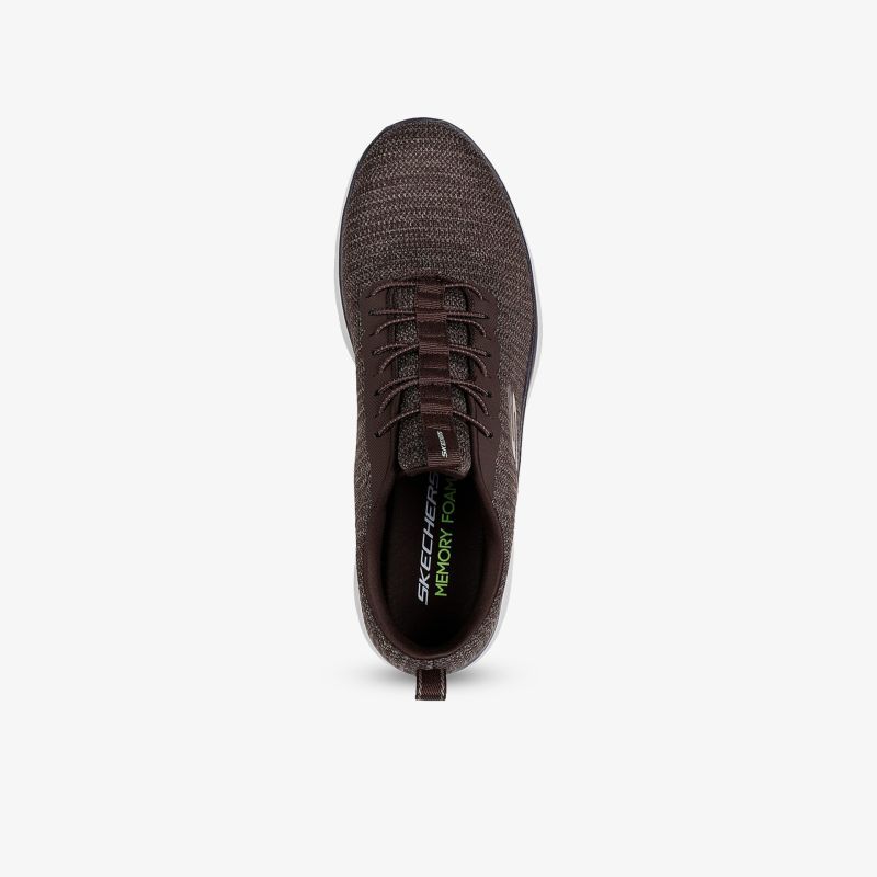Moderner brauner Sneaker aus leichtem Stoff mit flexibler Sohle und bequemer Passform, Draufsicht